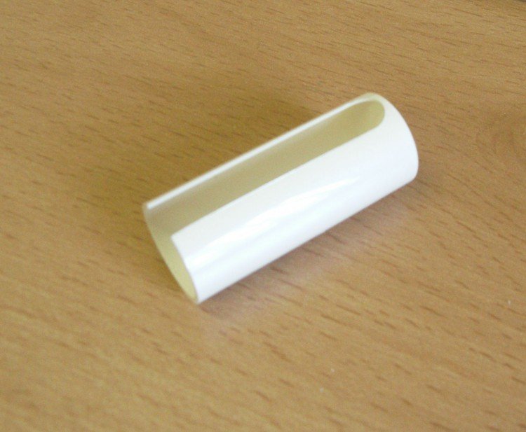 Krytka 18 mm rovná Bílá plast (C K18RB) - Kliky, okenní a dveřní kování, panty Závěsy (panty) Závěsy - krytky, návleky, šablony